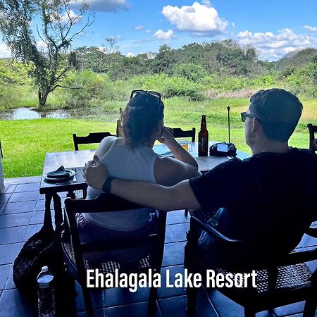 Ehalagala Lake Resort 锡吉里亚 外观 照片