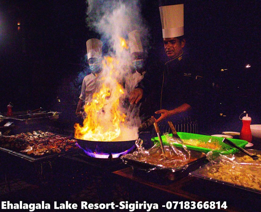 Ehalagala Lake Resort 锡吉里亚 外观 照片