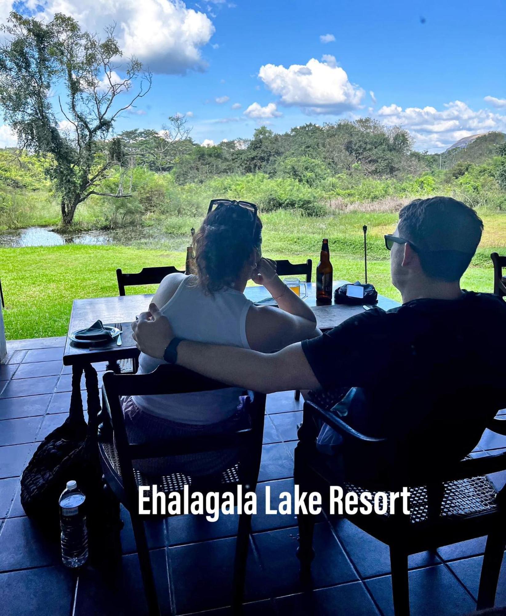 Ehalagala Lake Resort 锡吉里亚 外观 照片